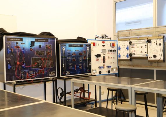 Laboratorio Eléctrico y Circuitos del Automóvil