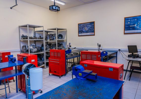 Laboratorio de Mecanismos y Transmisores