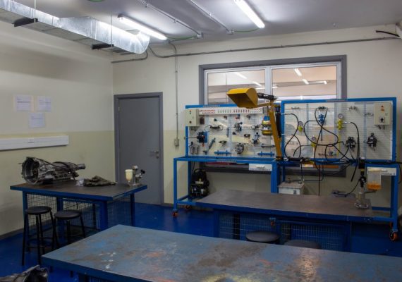 Laboratorio de Mecanismos y Transmisiones