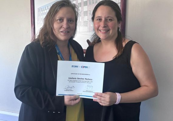 Estefanía Sánchez, ganadora de Sede República, quien presentó el proyecto “Handbook de Vitaminas y Minerales”.