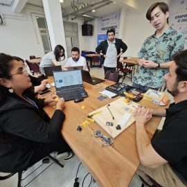 1edec189-22c3-439c-a64e-2f2b972f91eb