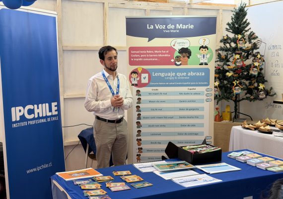 Harold Montecinos, Coordinador Nacional de VcM, agradeciendo el trabajo colaborativo con la Agrupación.